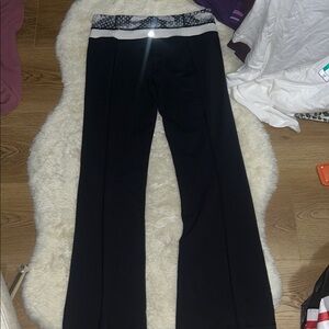 #61 8 Lulu 15”-17.6” W X Ins 29”